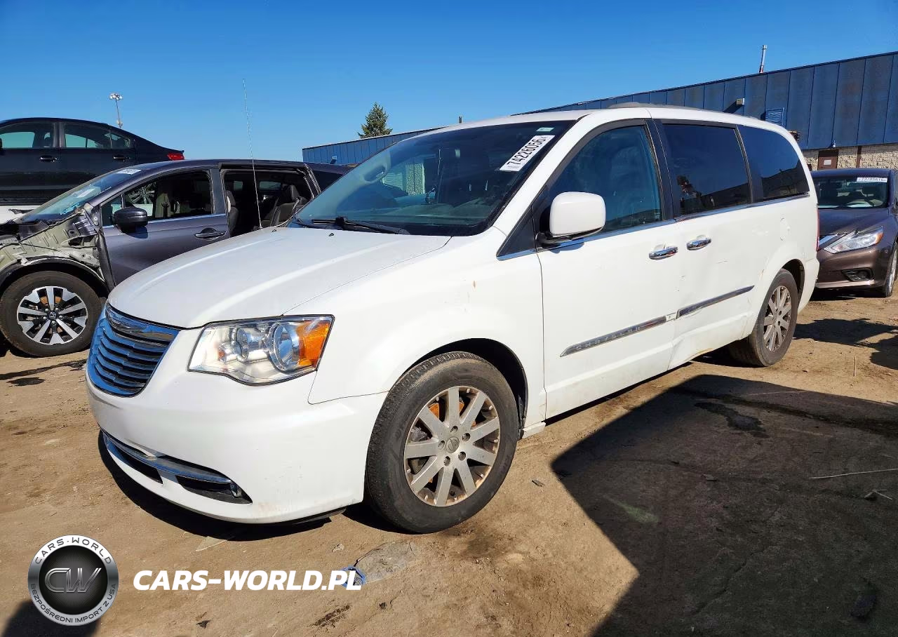 2016 Chrysler Town & Country Touring – zdjęcie 1 z 13