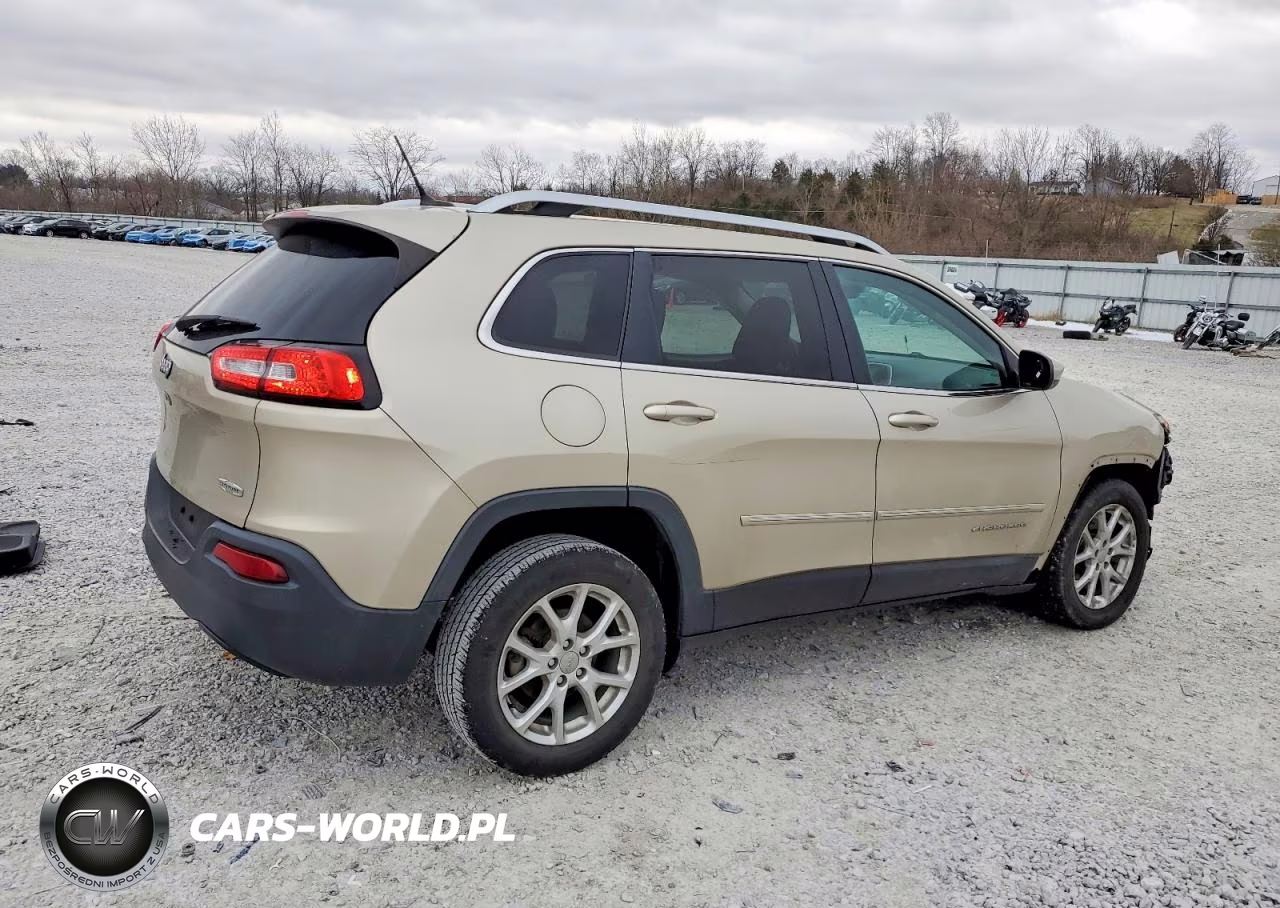 2015 Jeep Cherokee Latitude VIN:1C4PJLCB1FW721606 - 3