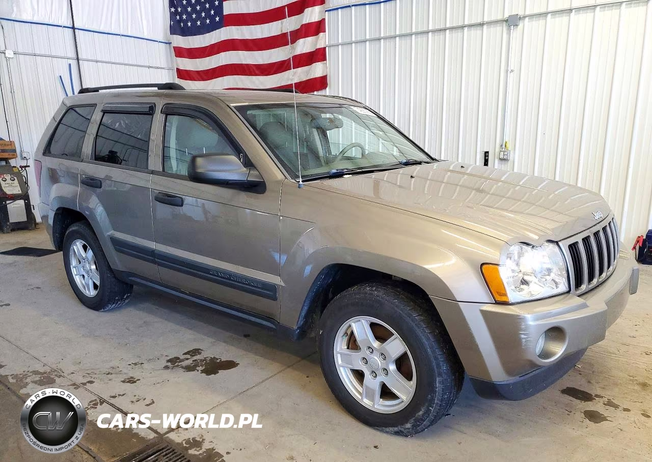 2005 Jeep Grand Cherokee Laredo VIN:1J4GR48K15C529202 - 4