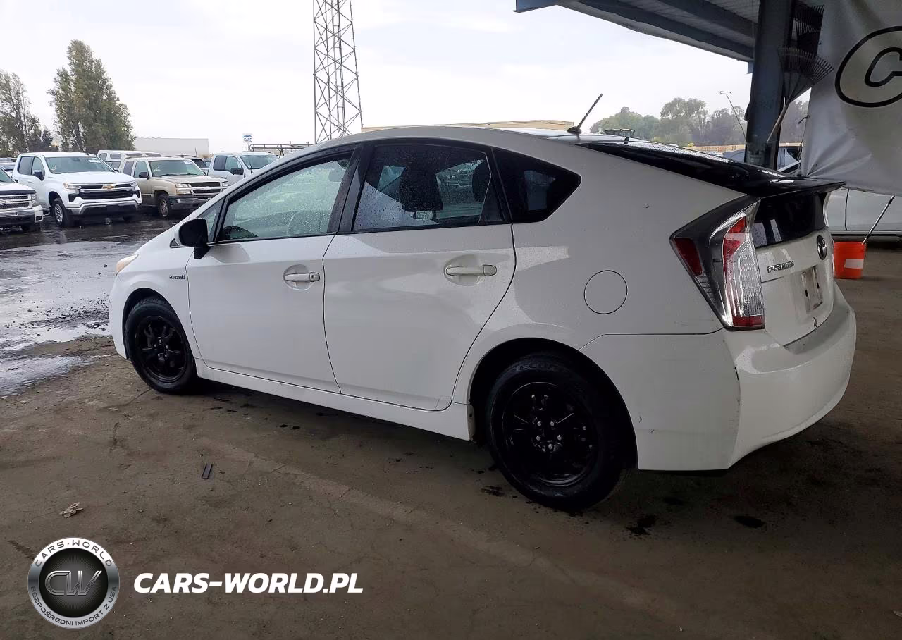 2013 Toyota Prius Two VIN:JTDKN3DU7D5618286 - 2
