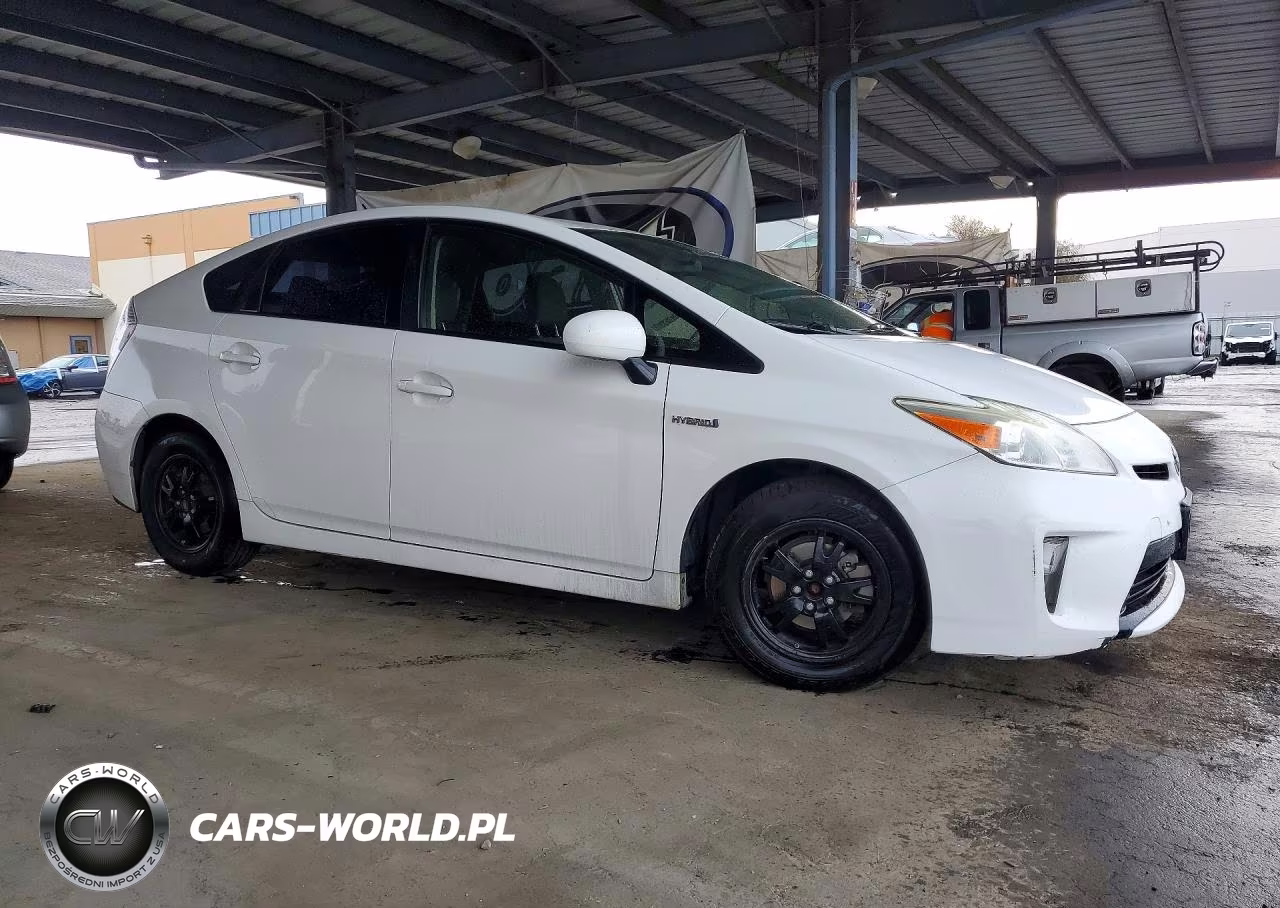 2013 Toyota Prius Two VIN:JTDKN3DU7D5618286 - 4
