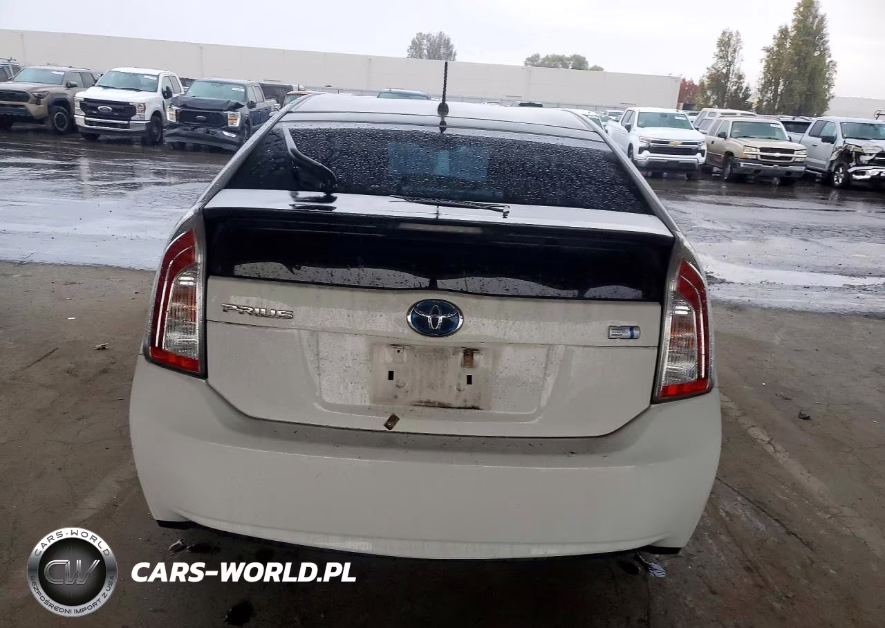 2013 Toyota Prius Two VIN:JTDKN3DU7D5618286 - 6