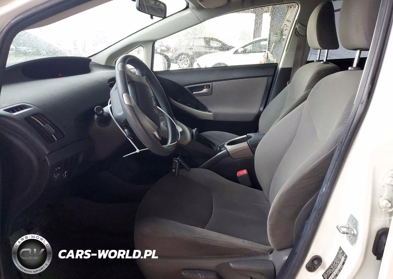 2013 Toyota Prius Two VIN:JTDKN3DU7D5618286 - 7