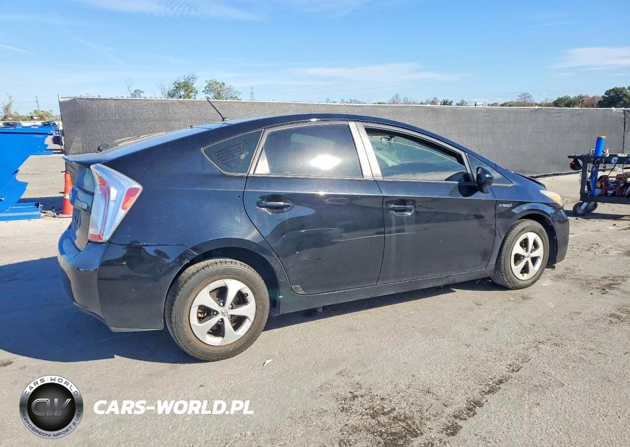 2014 Toyota Prius Two VIN:JTDKN3DU3E1777587 - 3