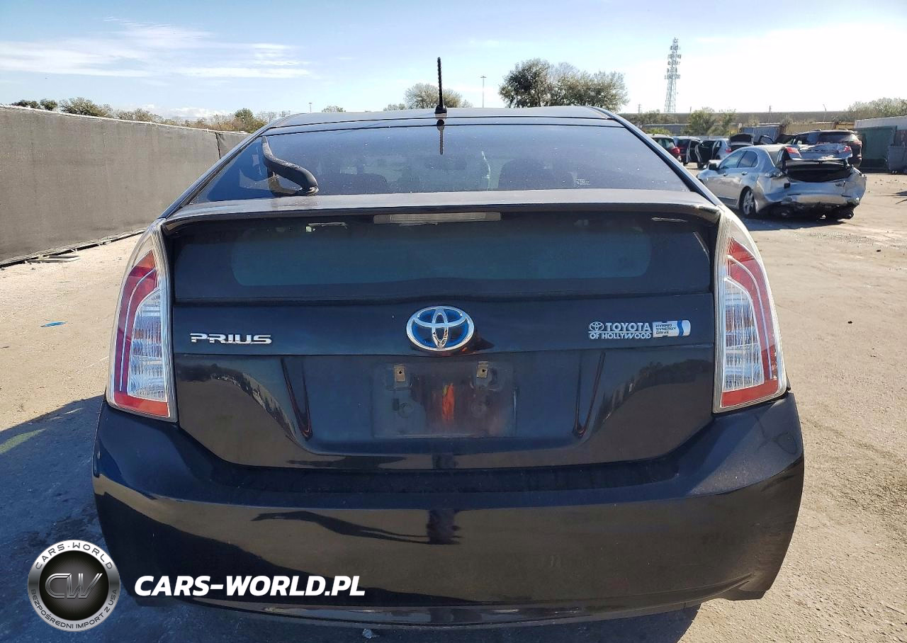 2014 Toyota Prius Two VIN:JTDKN3DU3E1777587 - 6