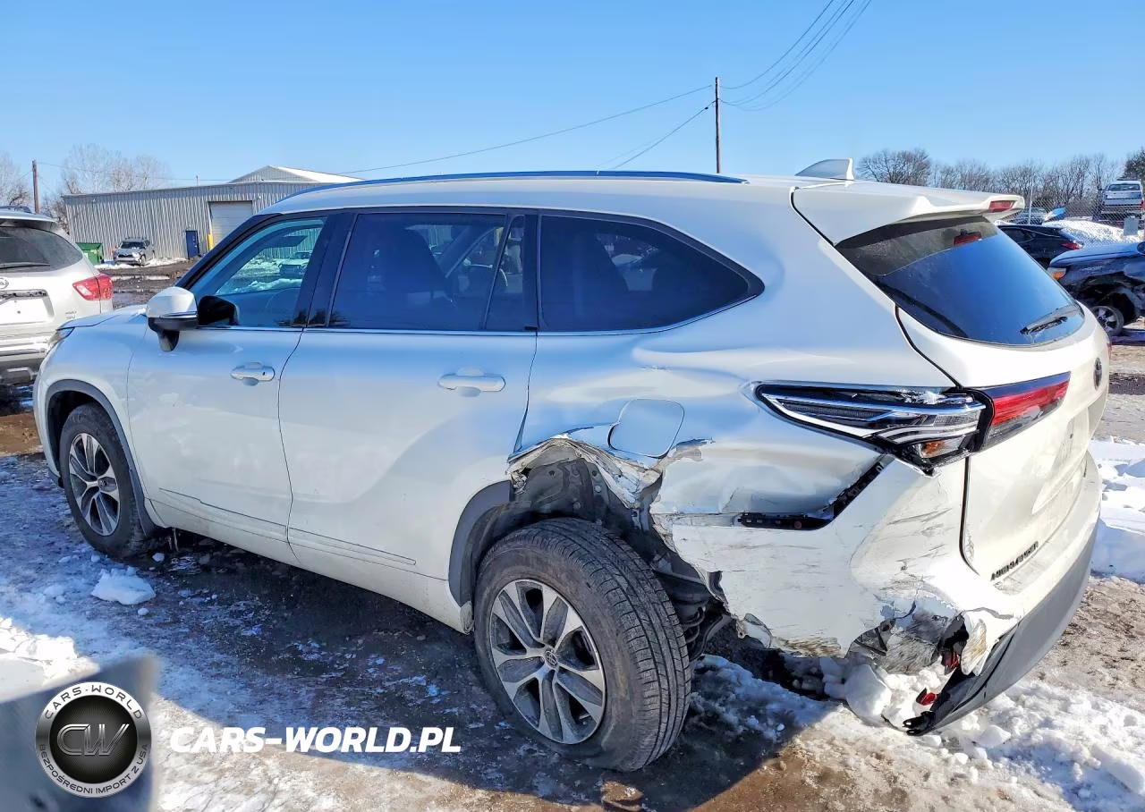 2021 Toyota Highlander Xle VIN:5TDGZRBH6MS130850 - 2