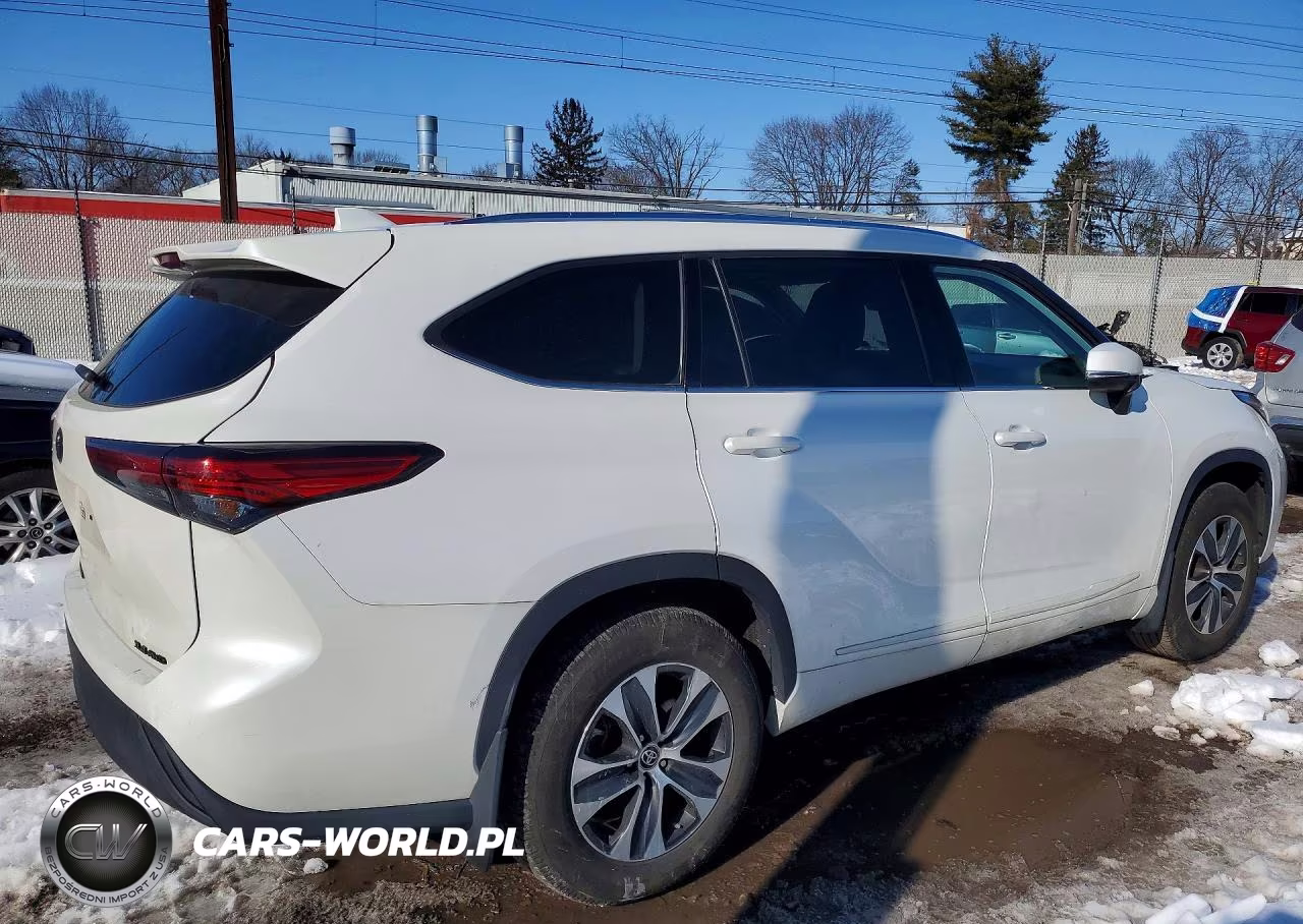 2021 Toyota Highlander Xle VIN:5TDGZRBH6MS130850 - 3