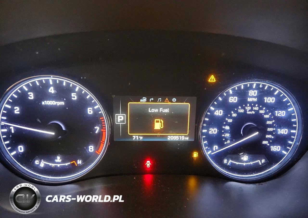 2015 Hyundai Genesis 3.8L VIN:KMHGN4JE3FU052799 - 9