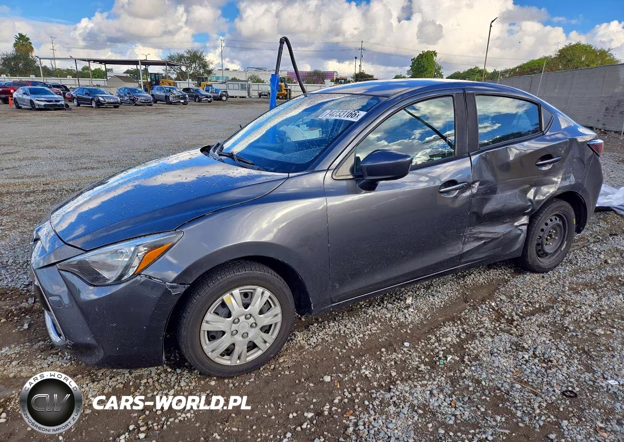 2017 Toyota Yaris Ia Base