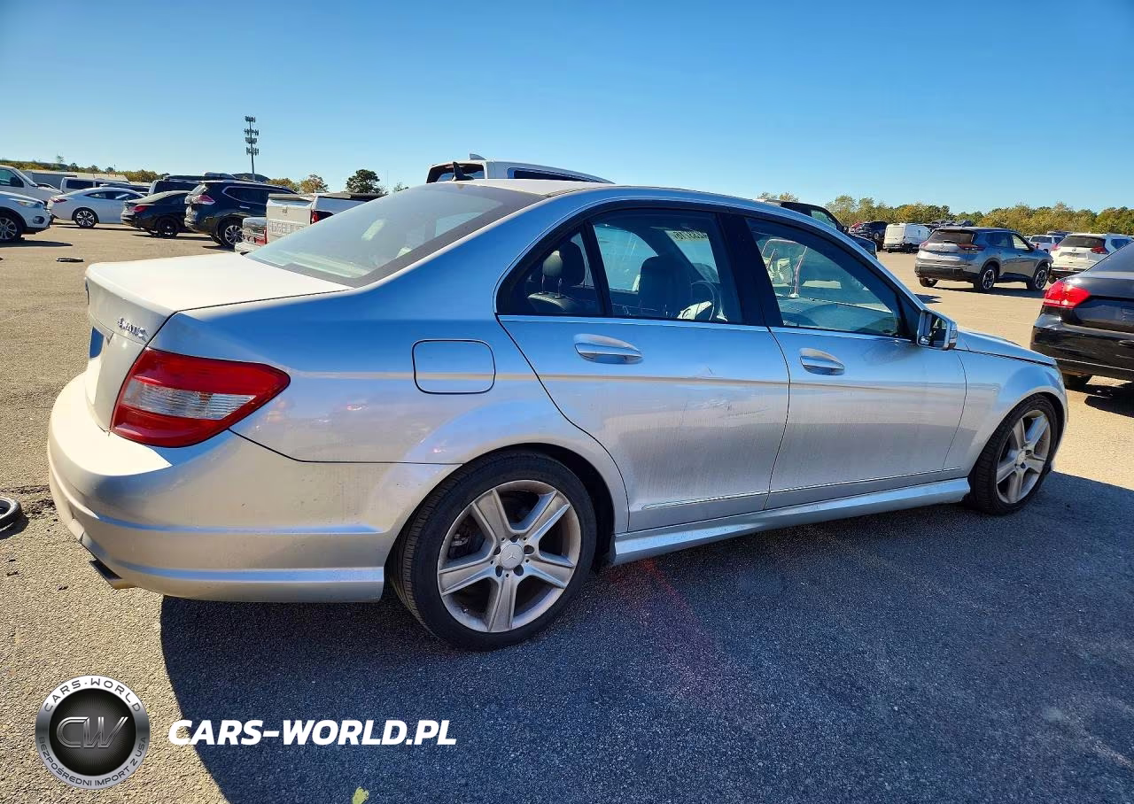 2011 Mercedes-Benz C 300 4Matic VIN:WDDGF8BB5BR139748 - 3