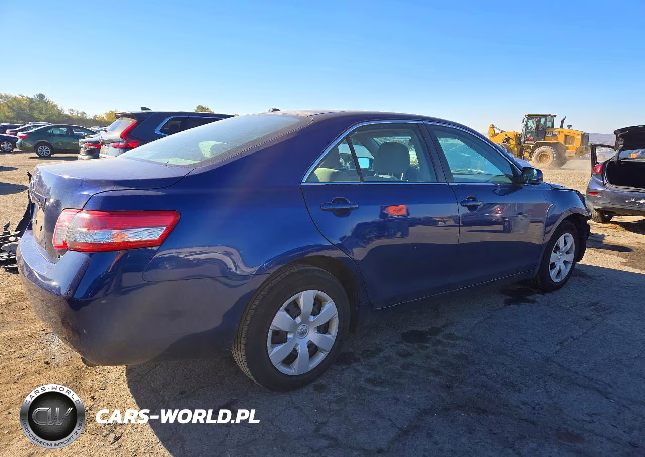 2011 Toyota Camry Le VIN:4T1BF3EKXBU670343 - 3