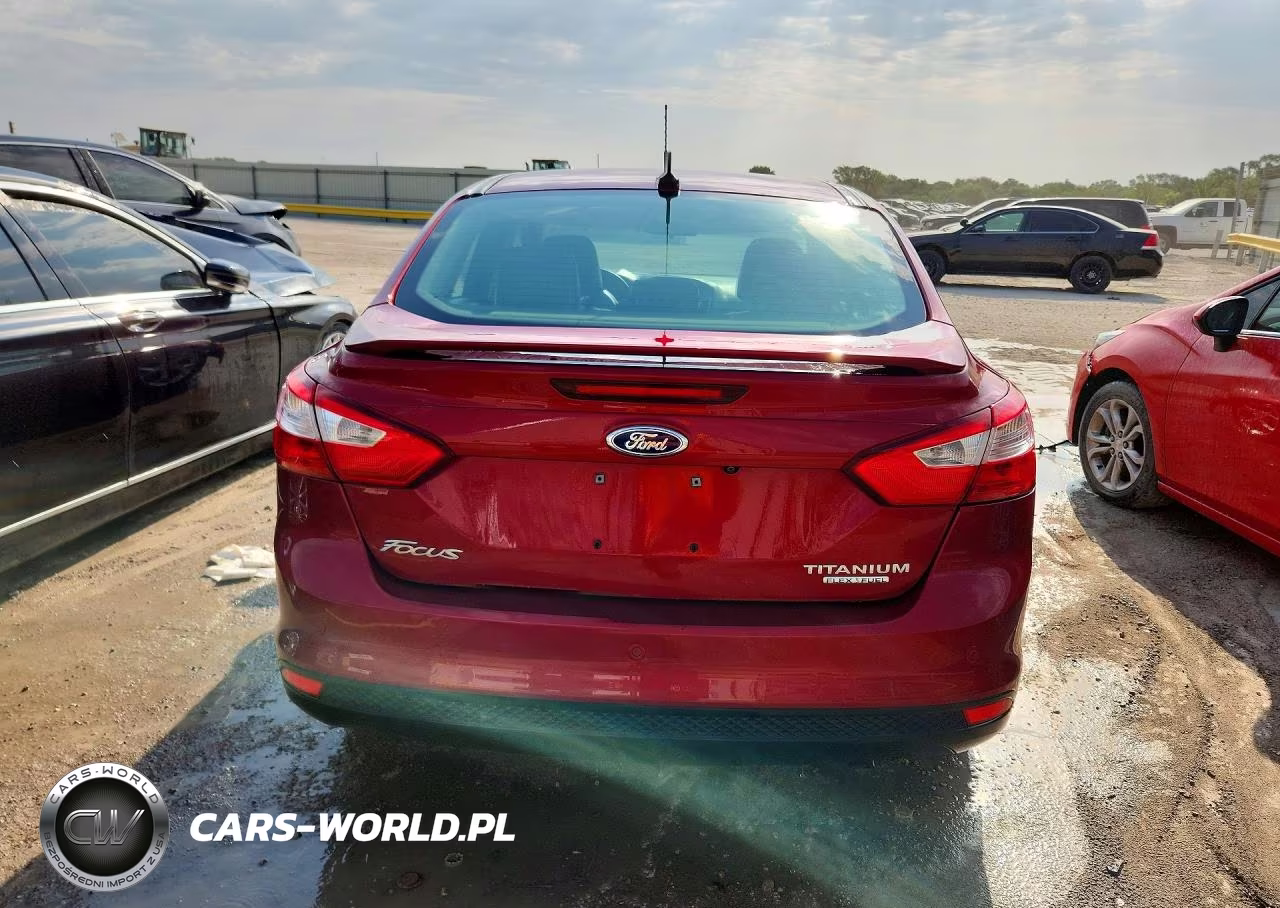 2013 Ford Focus Titanium VIN:1FADP3J20DL270970 - 6