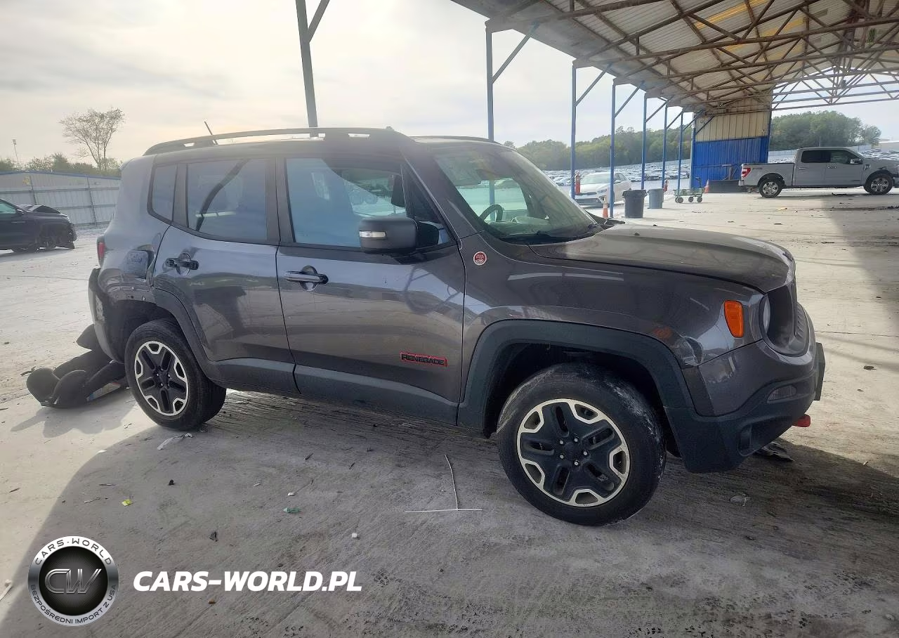 2017 Jeep Renegade Trailhawk VIN:ZACCJBCB7HPE56716 - 4