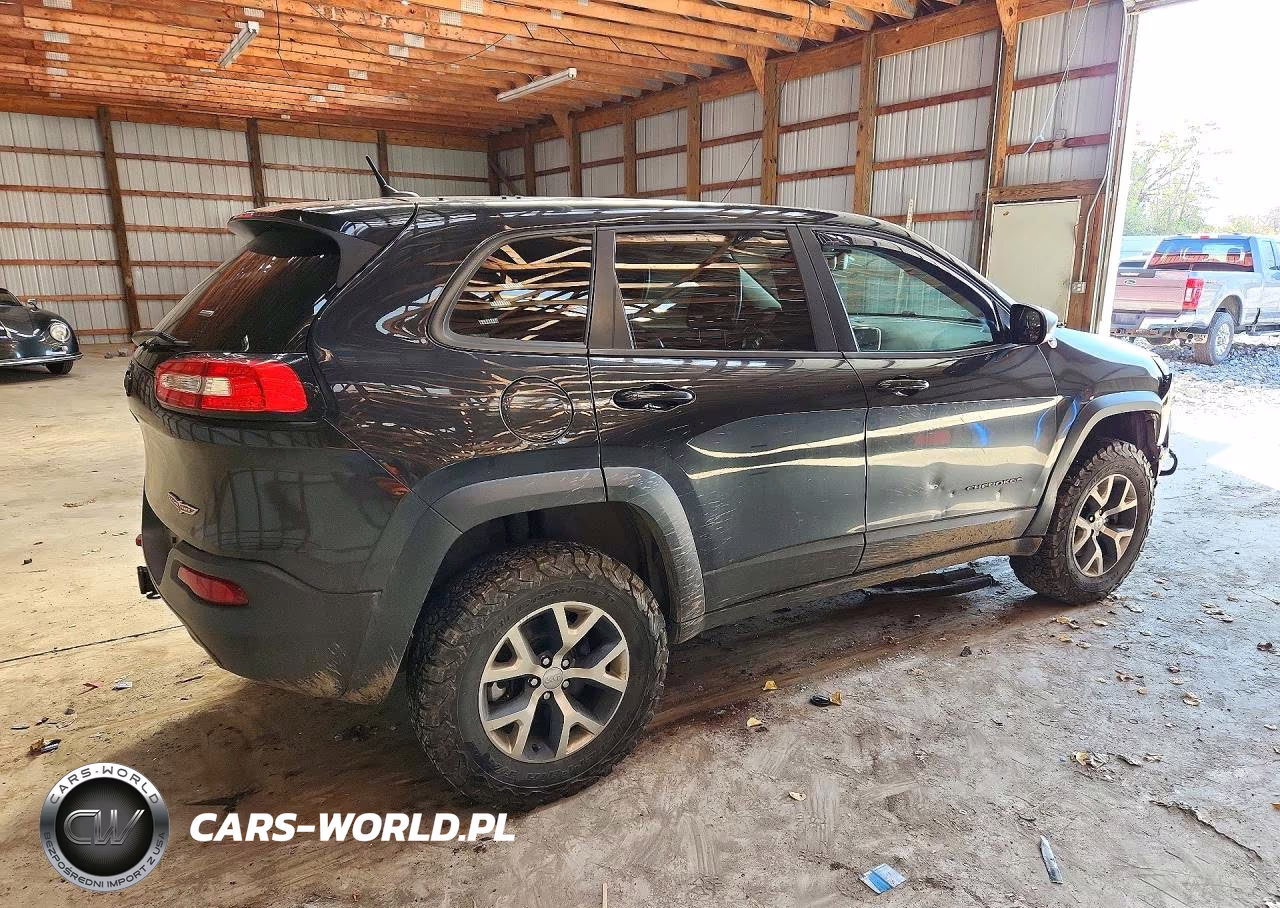 2015 Jeep Cherokee Trailhawk VIN:1C4PJMBS0FW524918 - 3