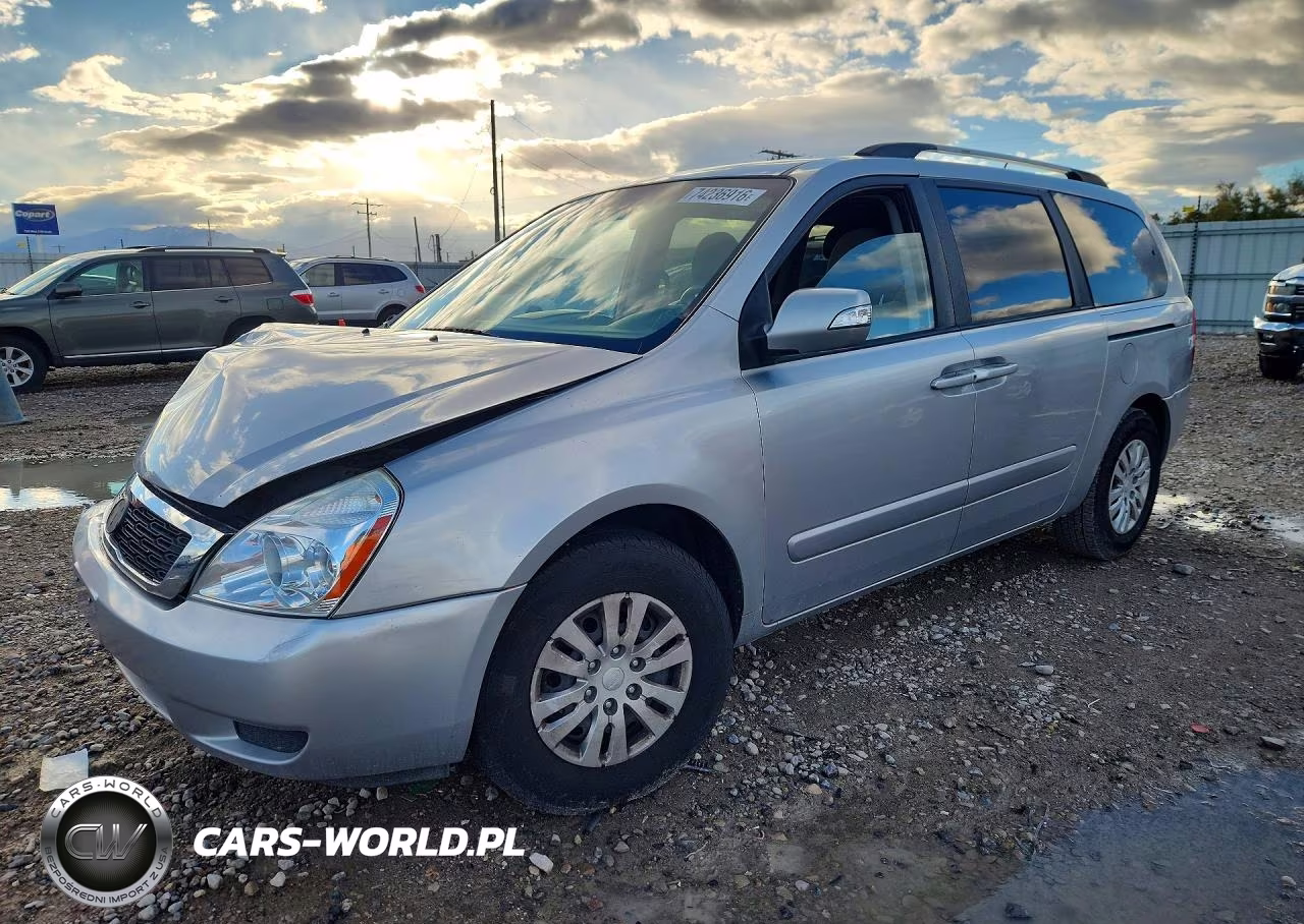 2011 Kia Sedona Lx