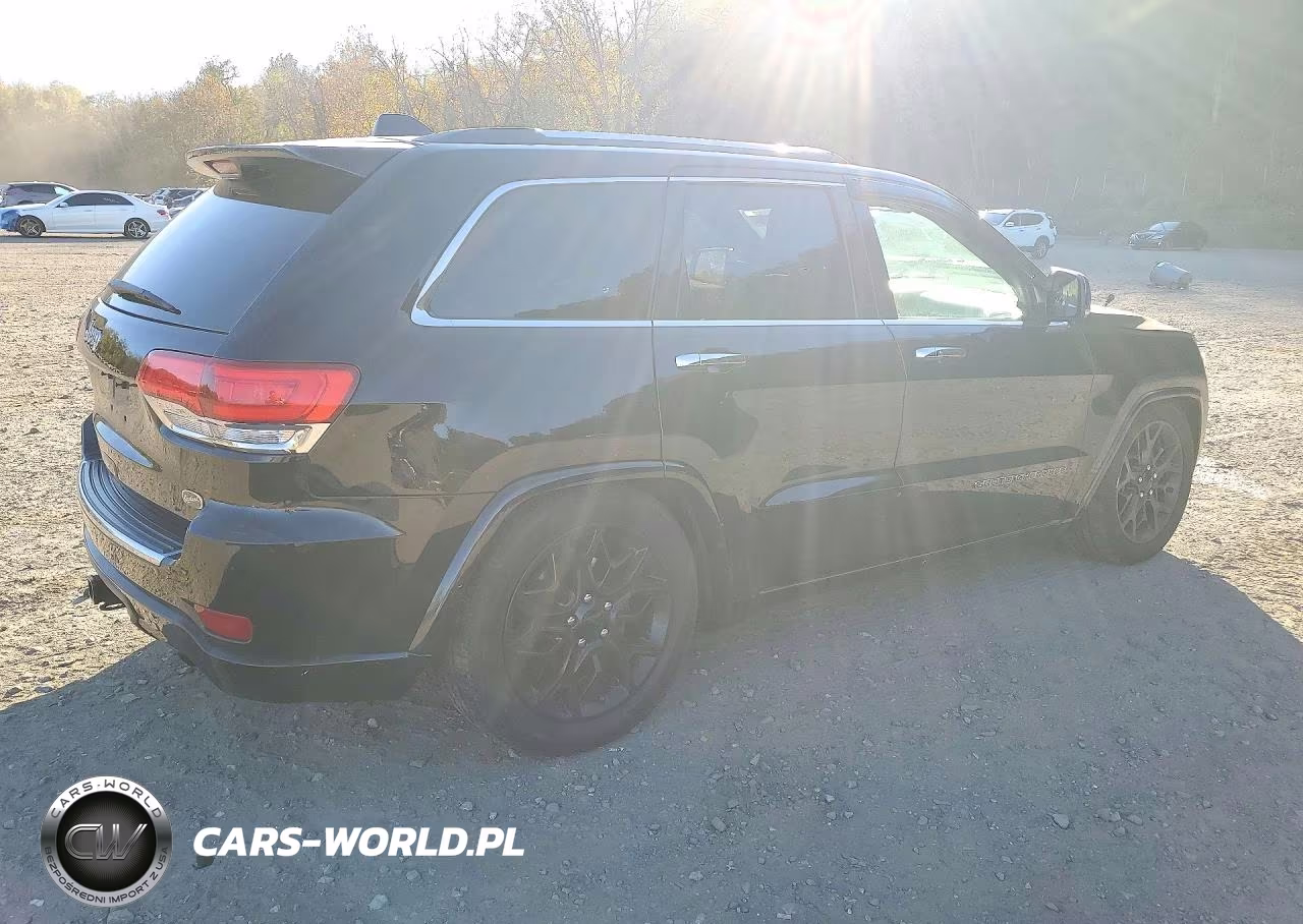 2020 Jeep Grand Cherokee Overland VIN:1C4RJFCG5LC136093 - 3