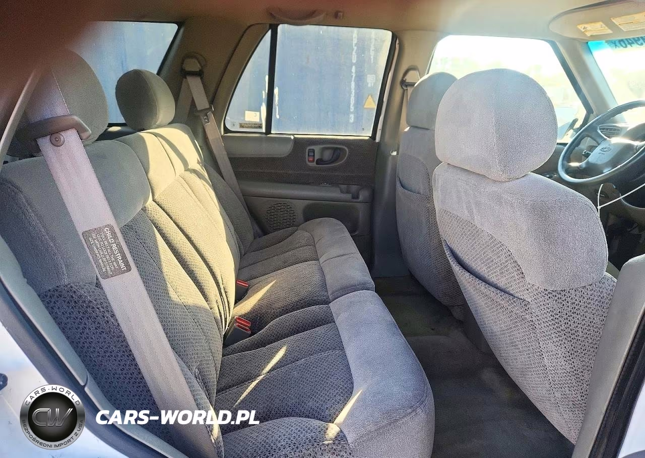 2001 Chevrolet Blazer VIN:1GNCS13W112200718 - 11