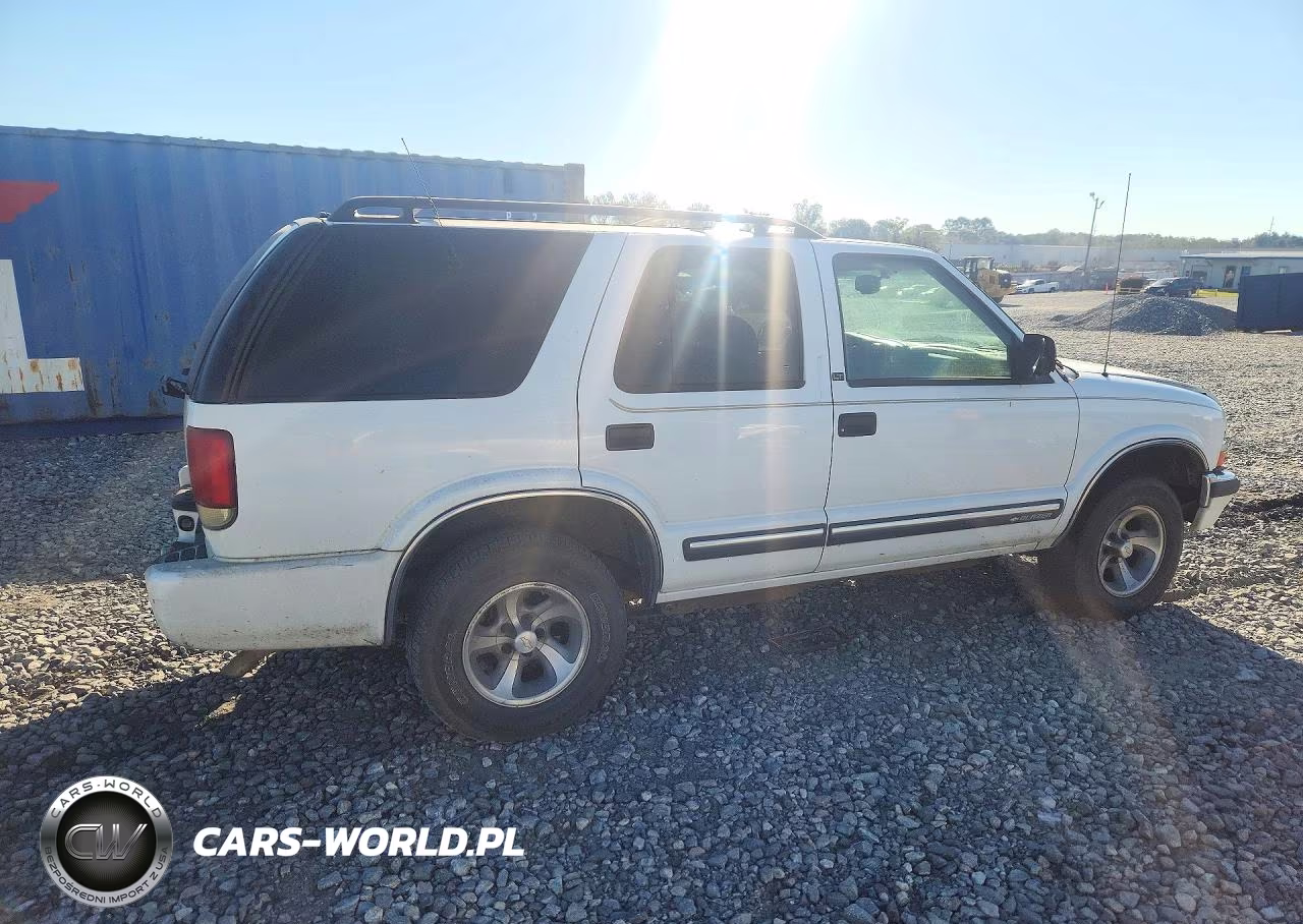 2001 Chevrolet Blazer VIN:1GNCS13W112200718 - 3