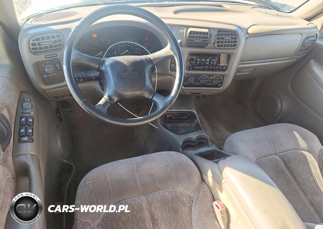2001 Chevrolet Blazer VIN:1GNCS13W112200718 - 8