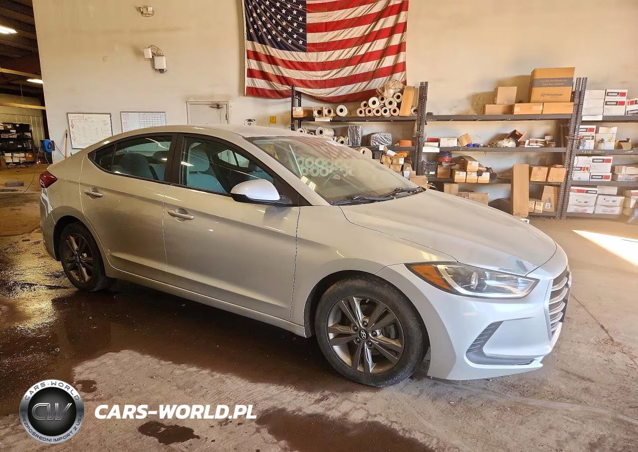 2018 Hyundai Elantra Sel VIN:5NPD84LF3JH226751 - 4