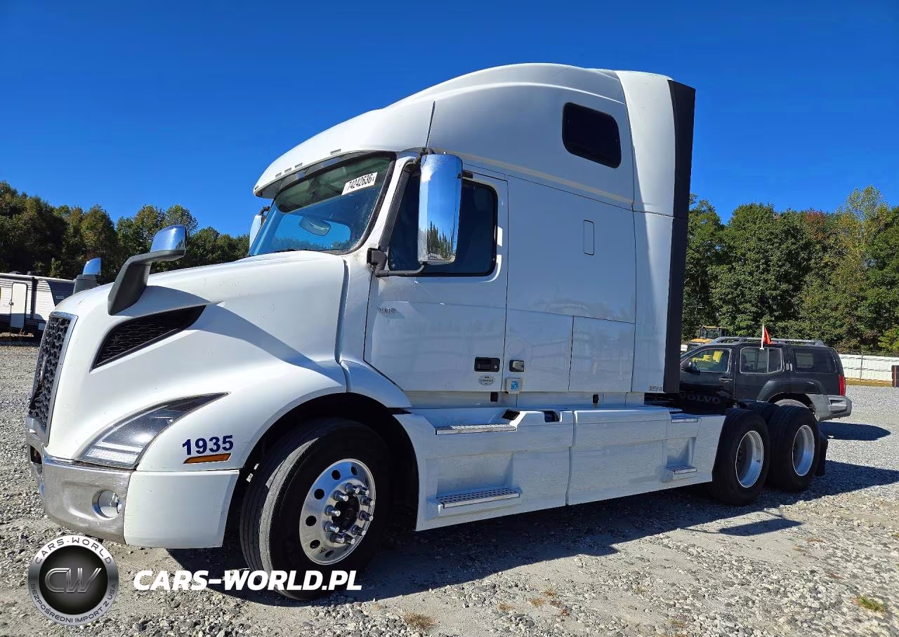 2021 Volvo Vnr - Semi Truck