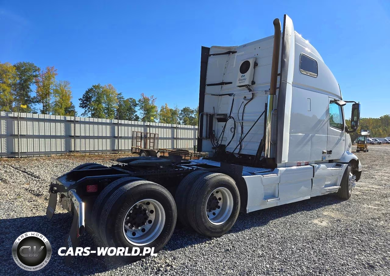 2021 Volvo Vnr - Semi Truck VIN:4V4WC9EH5MN278023 - 3