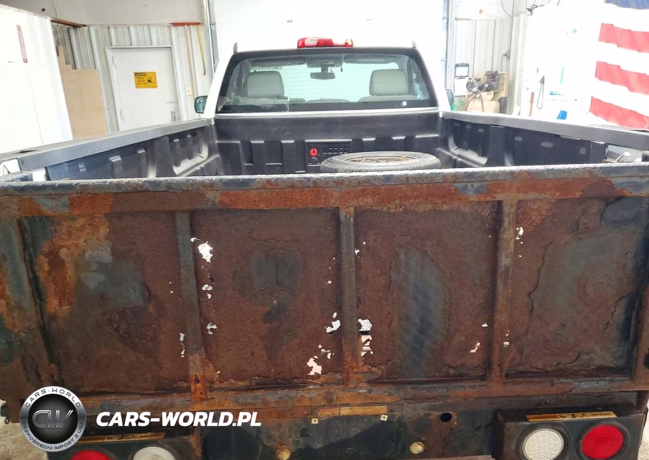 2016 Chevrolet Silverado K1500 VIN:1GCNKNEH3GZ332077 - 10