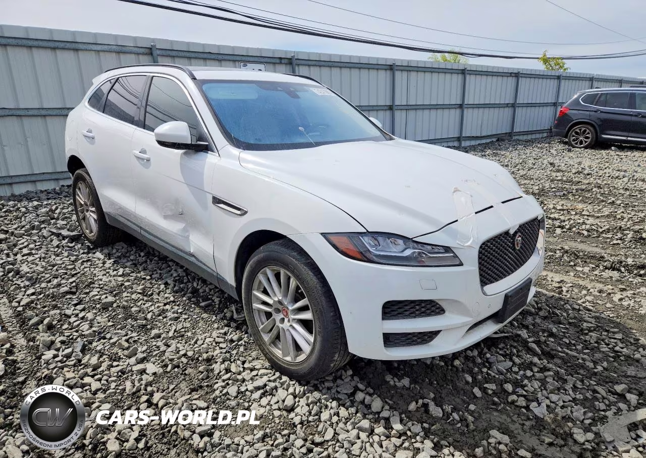 2017 Jaguar F-Pace Prestige VIN:SADCK2BN2HA084926 - 4