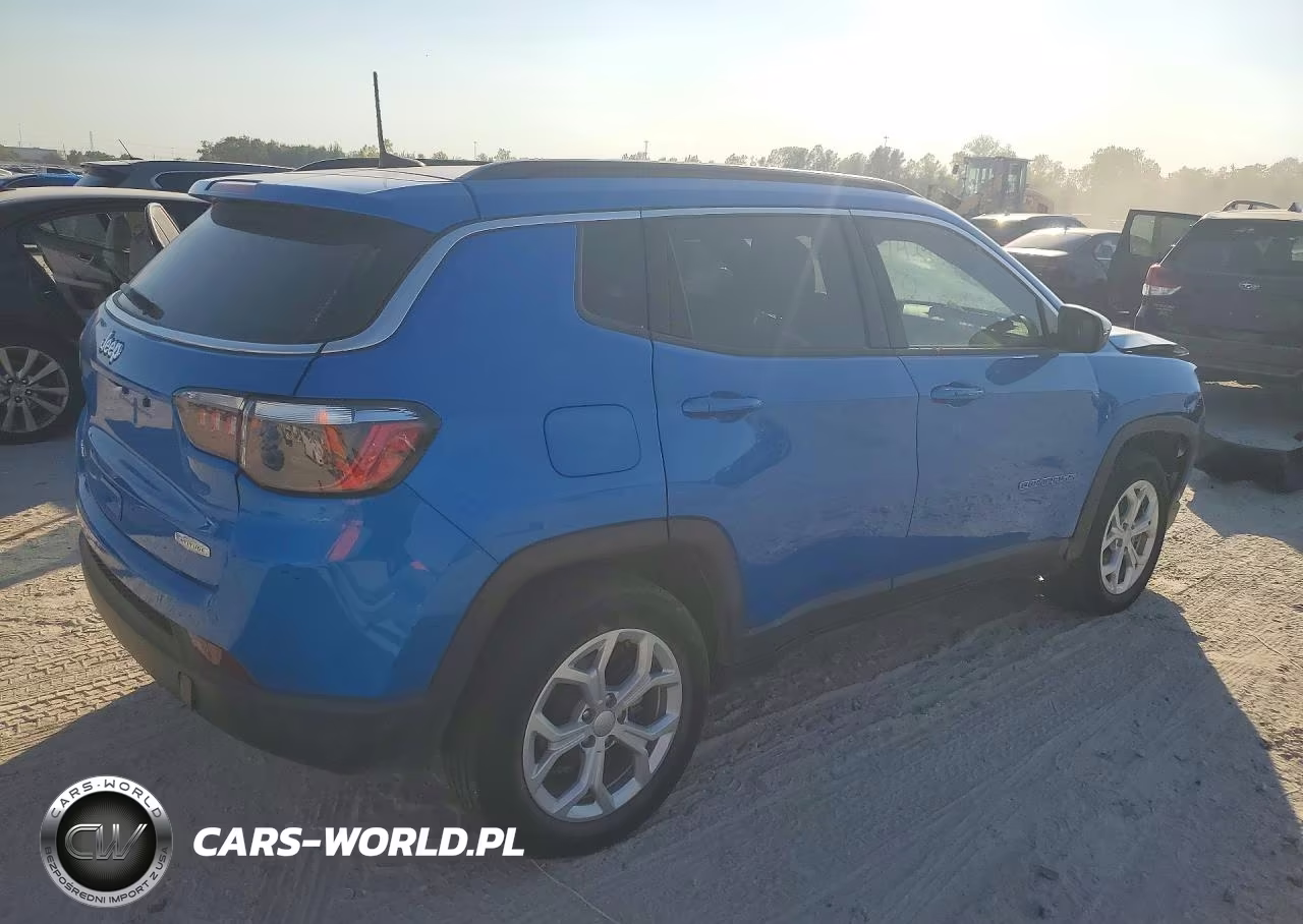 2024 Jeep Compass Latitude VIN:3C4NJDBN6RT118833 - 3