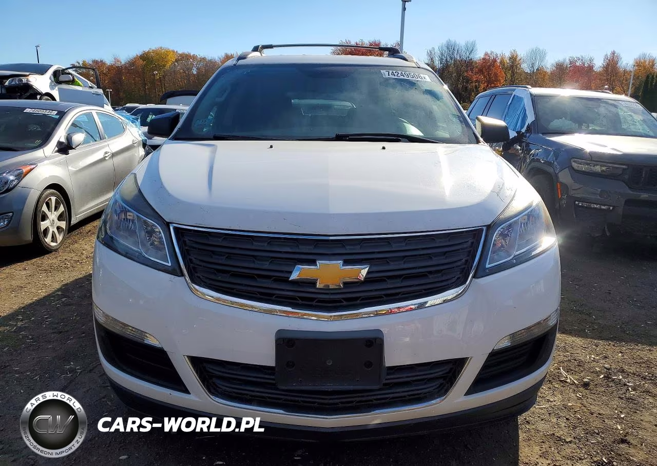 2017 Chevrolet Traverse Ls VIN:1GNKRFED0HJ153617 - 5