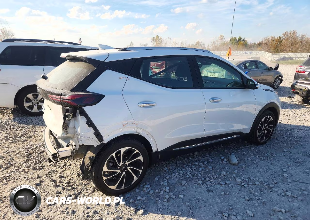 2023 Chevrolet Bolt Euv Premier VIN:1G1FZ6S02P4197815 - 3