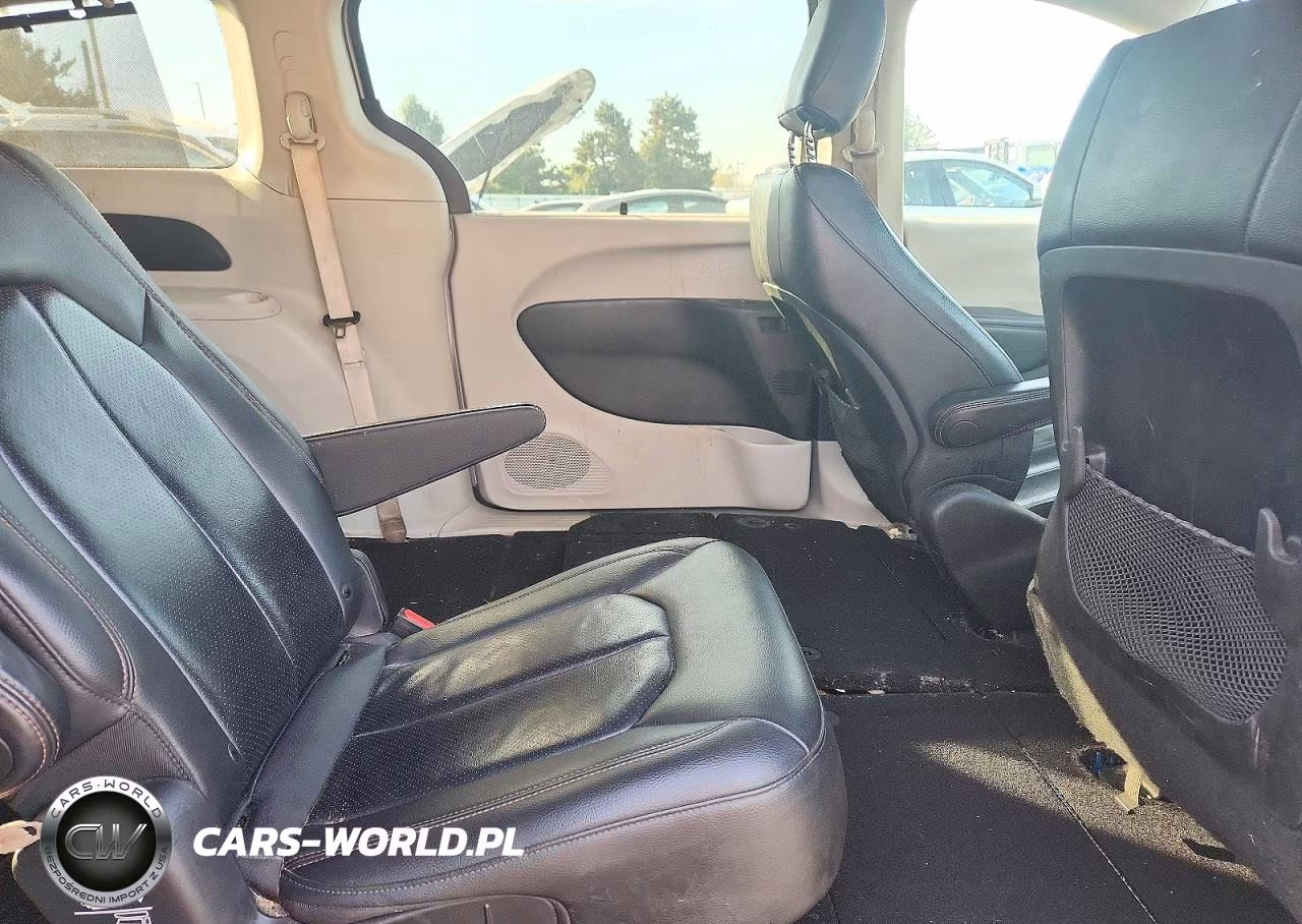 2019 Chrysler Pacifica Touring L VIN:2C4RC1BG3KR559971 - 11