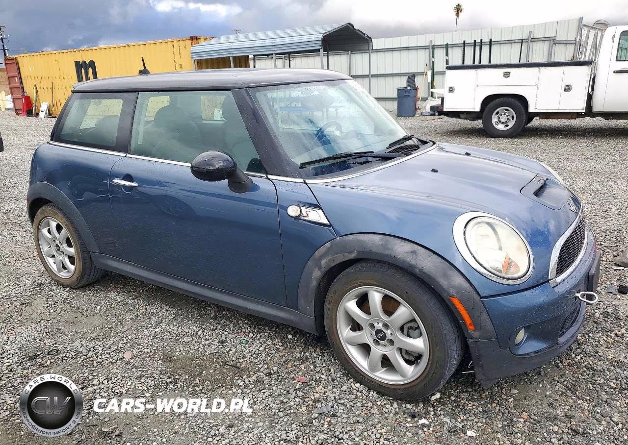 2010 Mini Cooper S VIN:WMWMF7C56ATZ34743 - 4