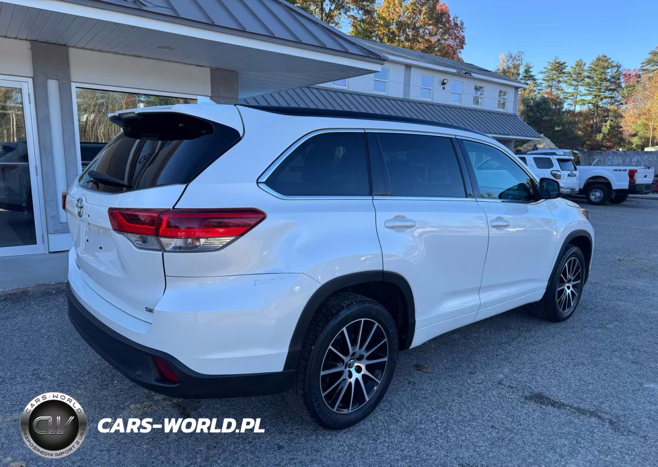 2018 Toyota Highlander Se-Xle VIN:5TDKZRFH3JS545642 - 4