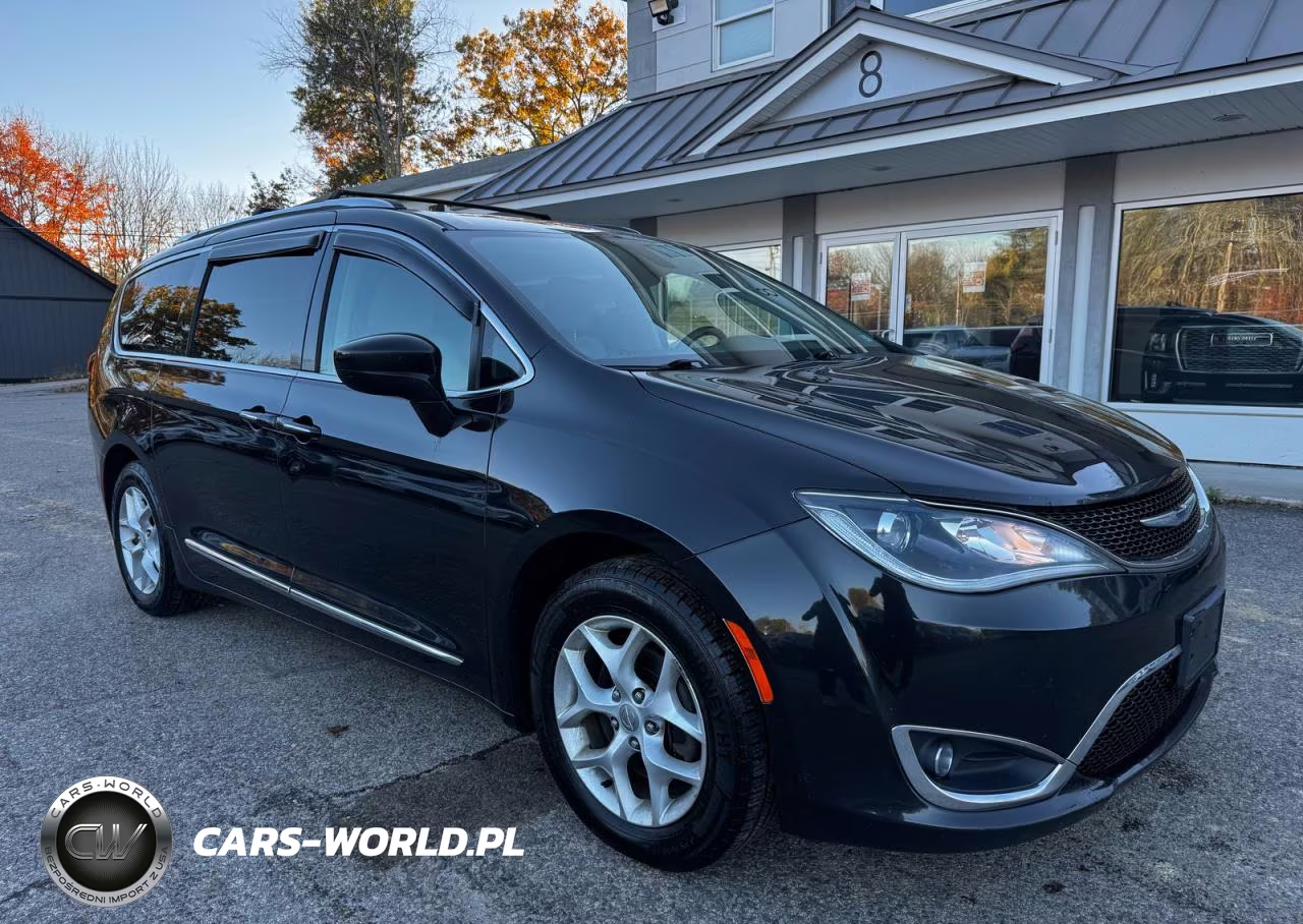 2018 Chrysler Pacifica Touring L VIN:2C4RC1BG9JR128629 - 1