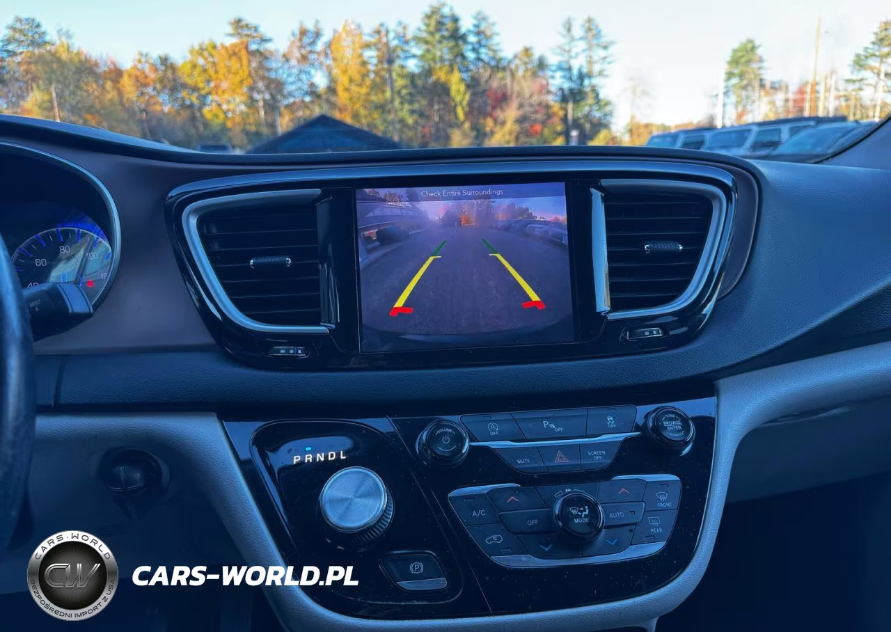 2018 Chrysler Pacifica Touring L VIN:2C4RC1BG9JR128629 - 13