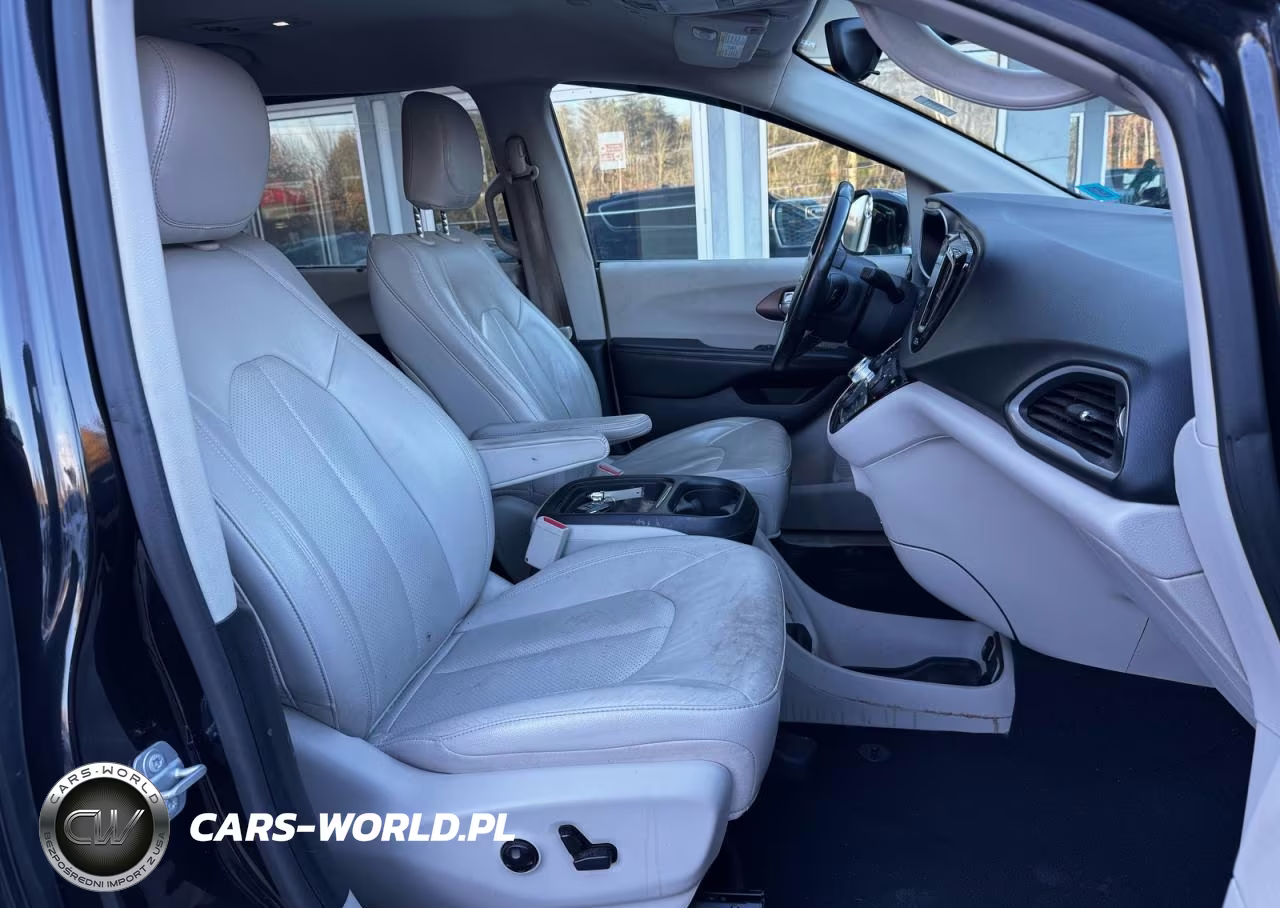 2018 Chrysler Pacifica Touring L VIN:2C4RC1BG9JR128629 - 5