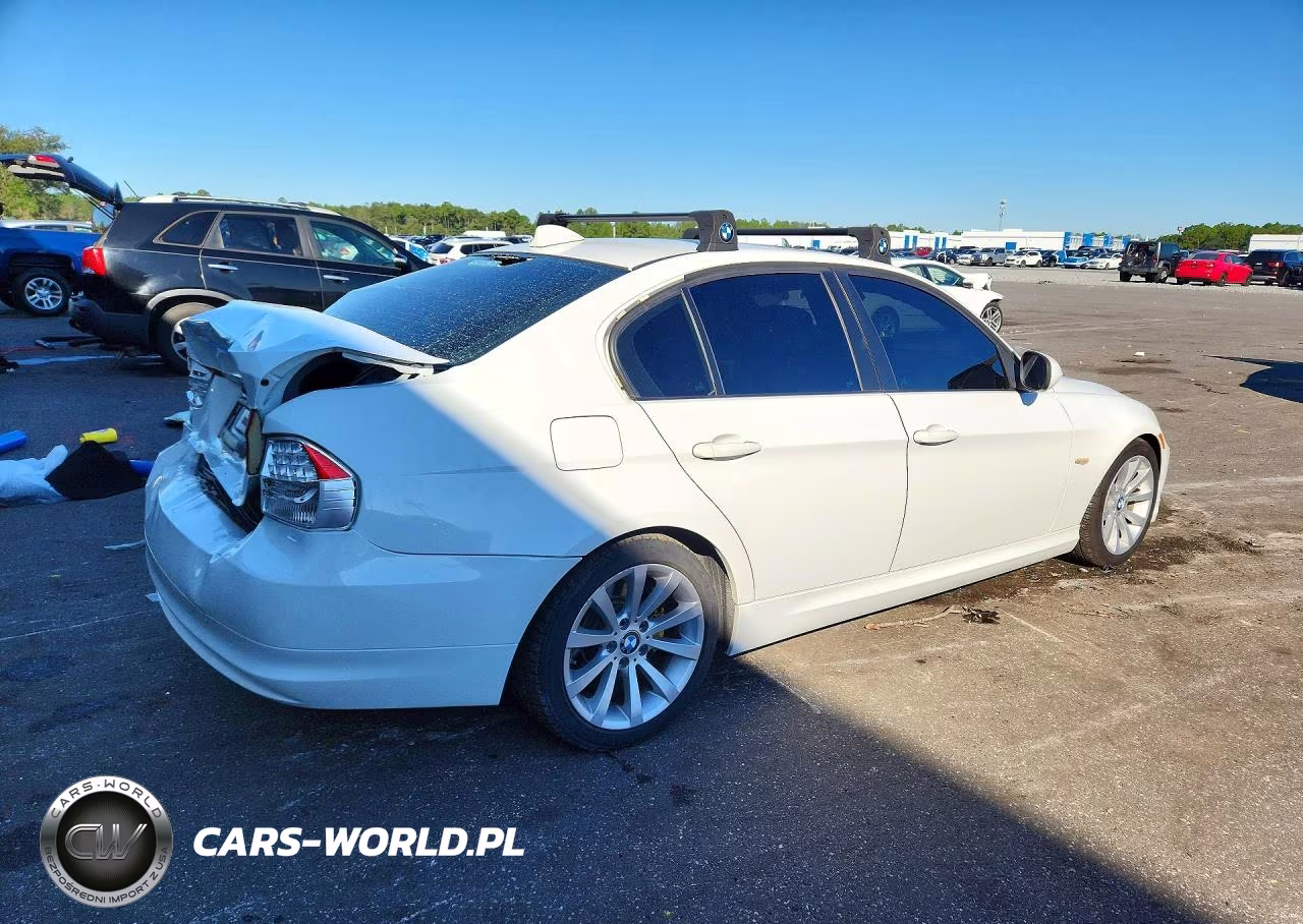 2011 BMW 328 I VIN:WBAPH7G50BNM58013 - 3