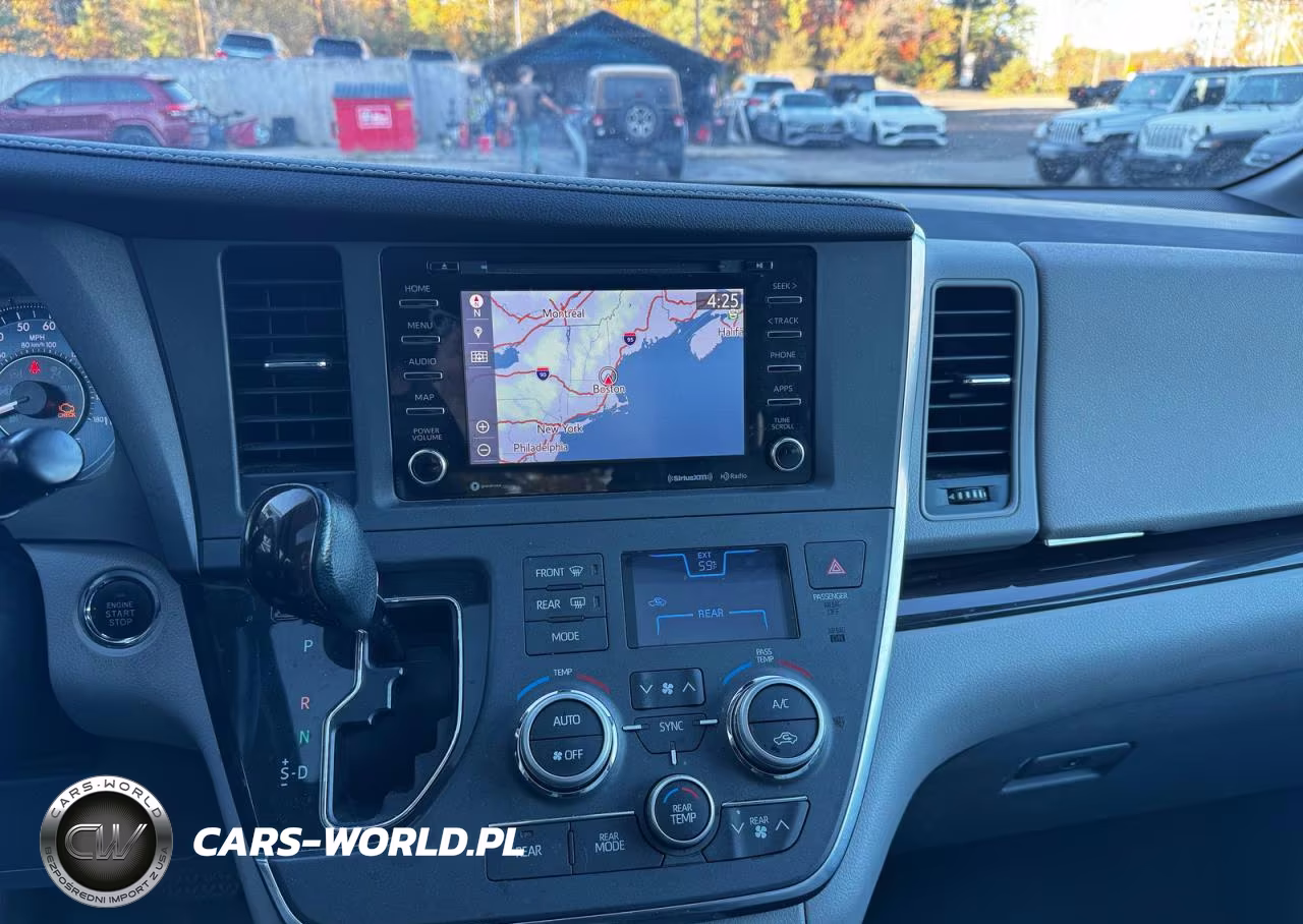 2019 Toyota Sienna Xle 7 Passenger VIN:5TDDZ3DCXKS227743 - 13