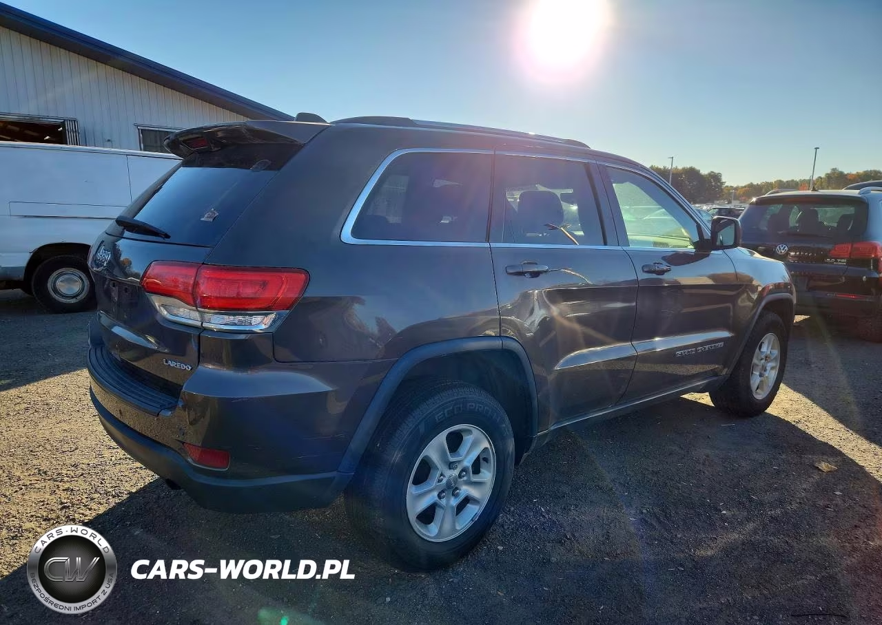 2017 Jeep Grand Cherokee Laredo VIN:1C4RJFAG5HC756310 - 3