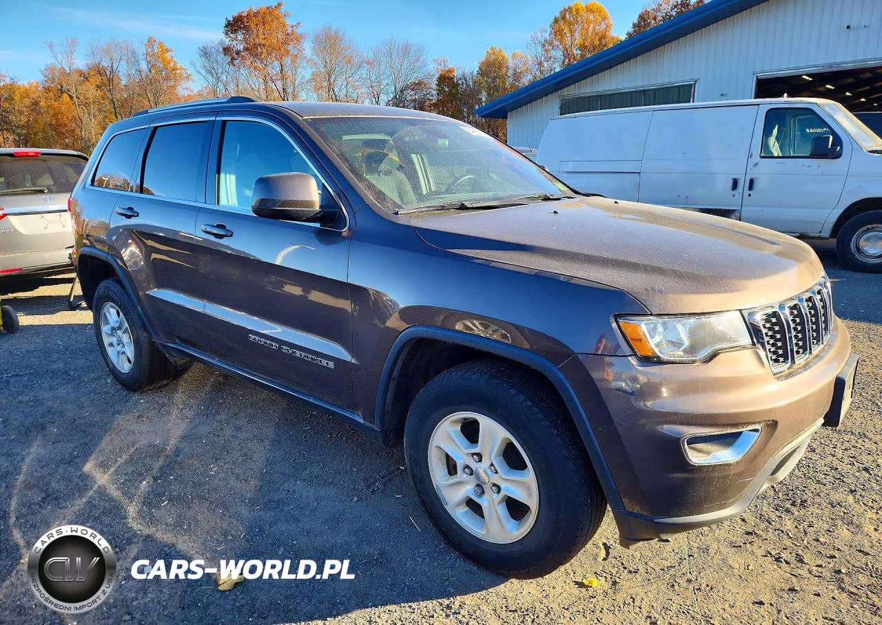 2017 Jeep Grand Cherokee Laredo VIN:1C4RJFAG5HC756310 - 4