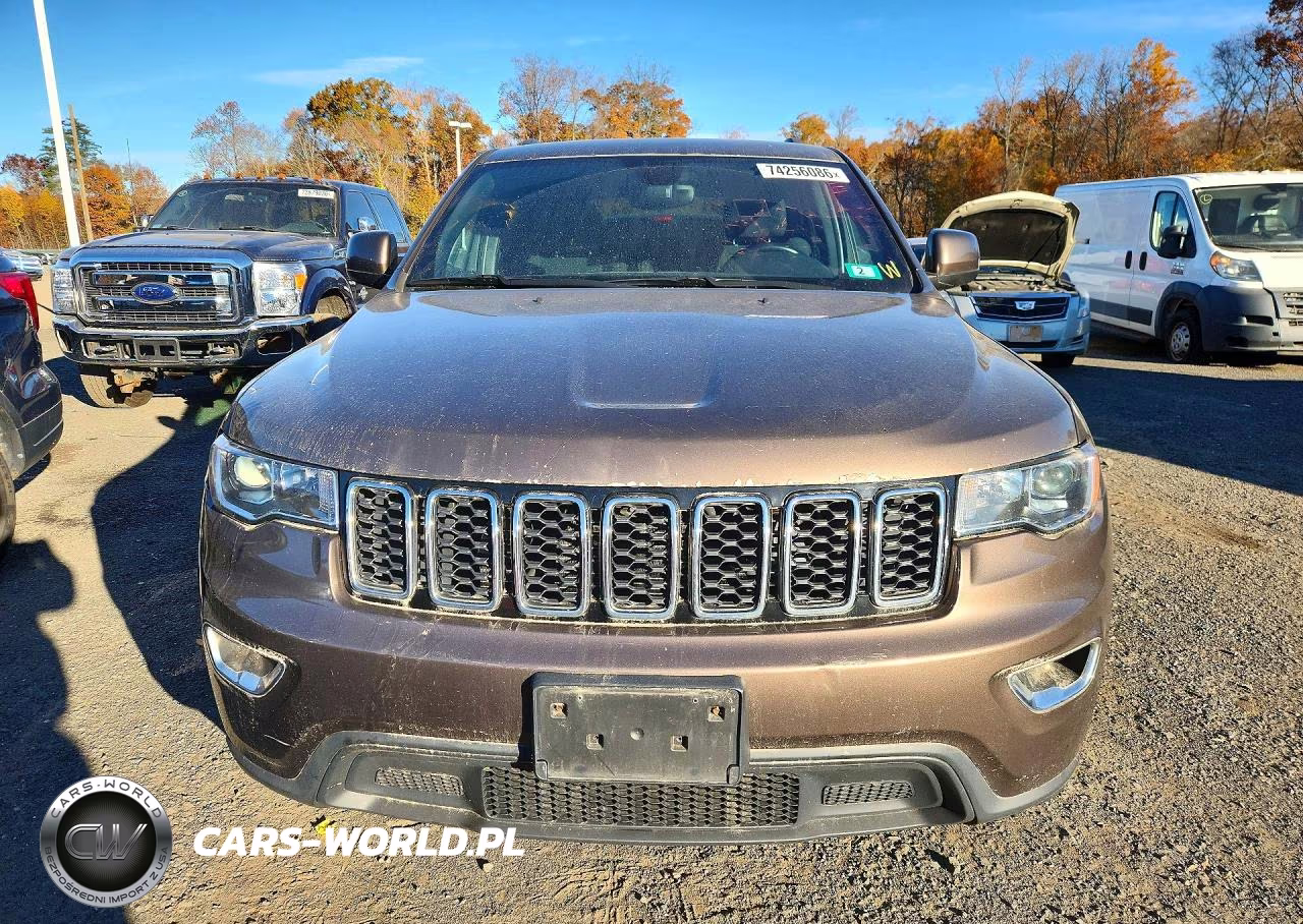 2017 Jeep Grand Cherokee Laredo VIN:1C4RJFAG5HC756310 - 5