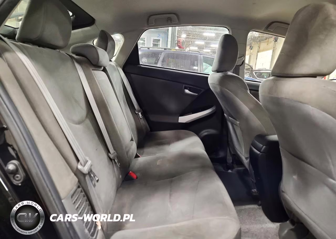 2013 Toyota Prius Two VIN:JTDKN3DU2D1696028 - 10