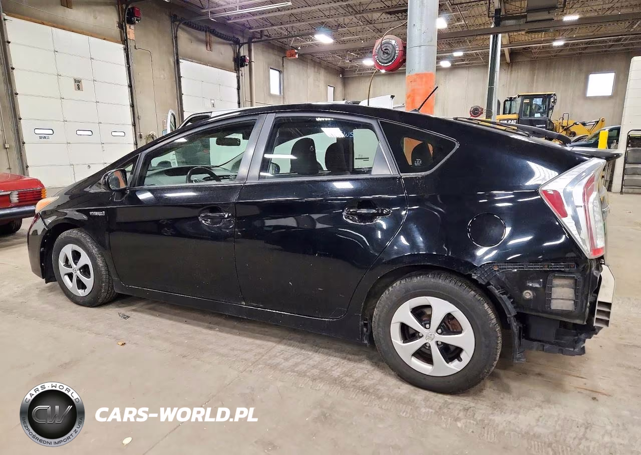 2013 Toyota Prius Two VIN:JTDKN3DU2D1696028 - 2