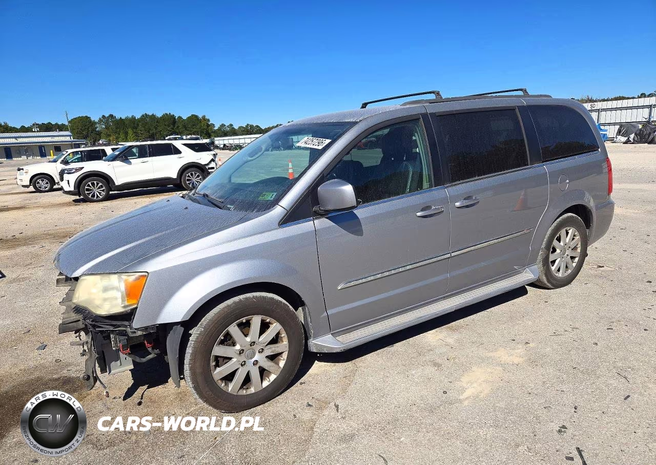 2014 Chrysler Town & Country Touring – zdjęcie 1 z 14