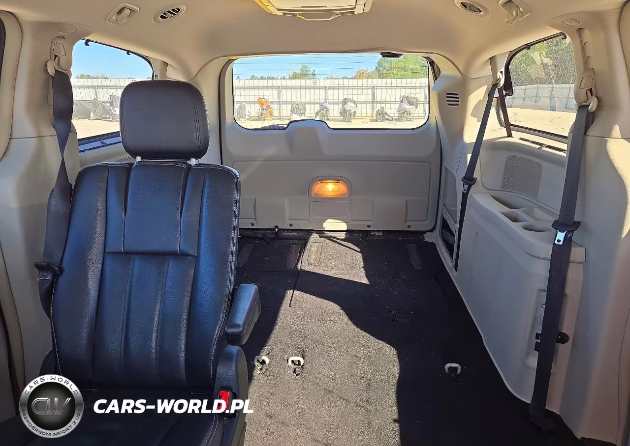 2014 Chrysler Town & Country Touring VIN:2C4RC1BG7ER228881 - 10