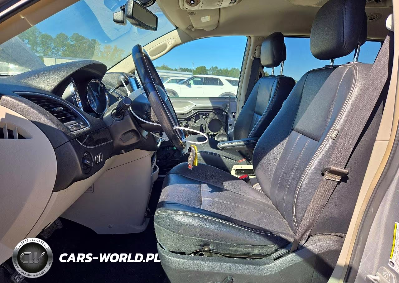 2014 Chrysler Town & Country Touring VIN:2C4RC1BG7ER228881 - 7