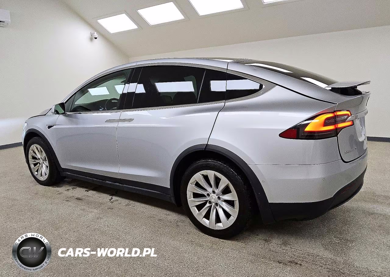 2018 Tesla Model X VIN:5YJXCBE20JF112991 - 2
