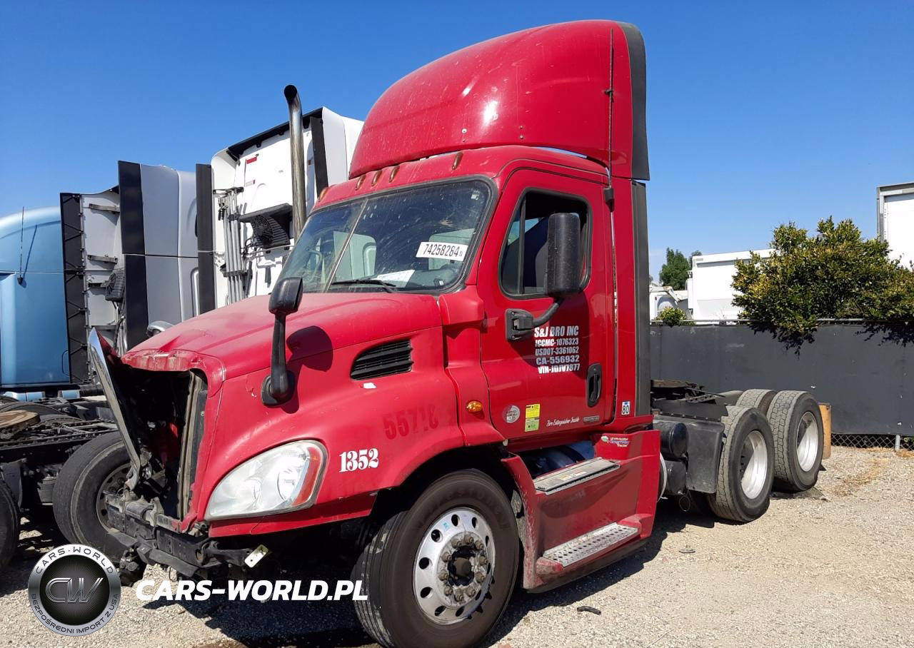 2018 Freightliner Cascadia 113 VIN:3AKJGBDV1JDJV7877 - 2