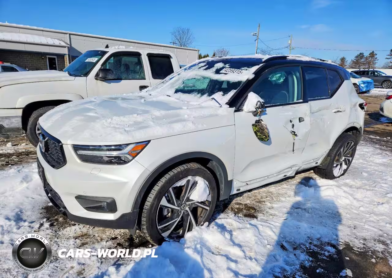 2022 Volvo Xc40 T5 R-Design